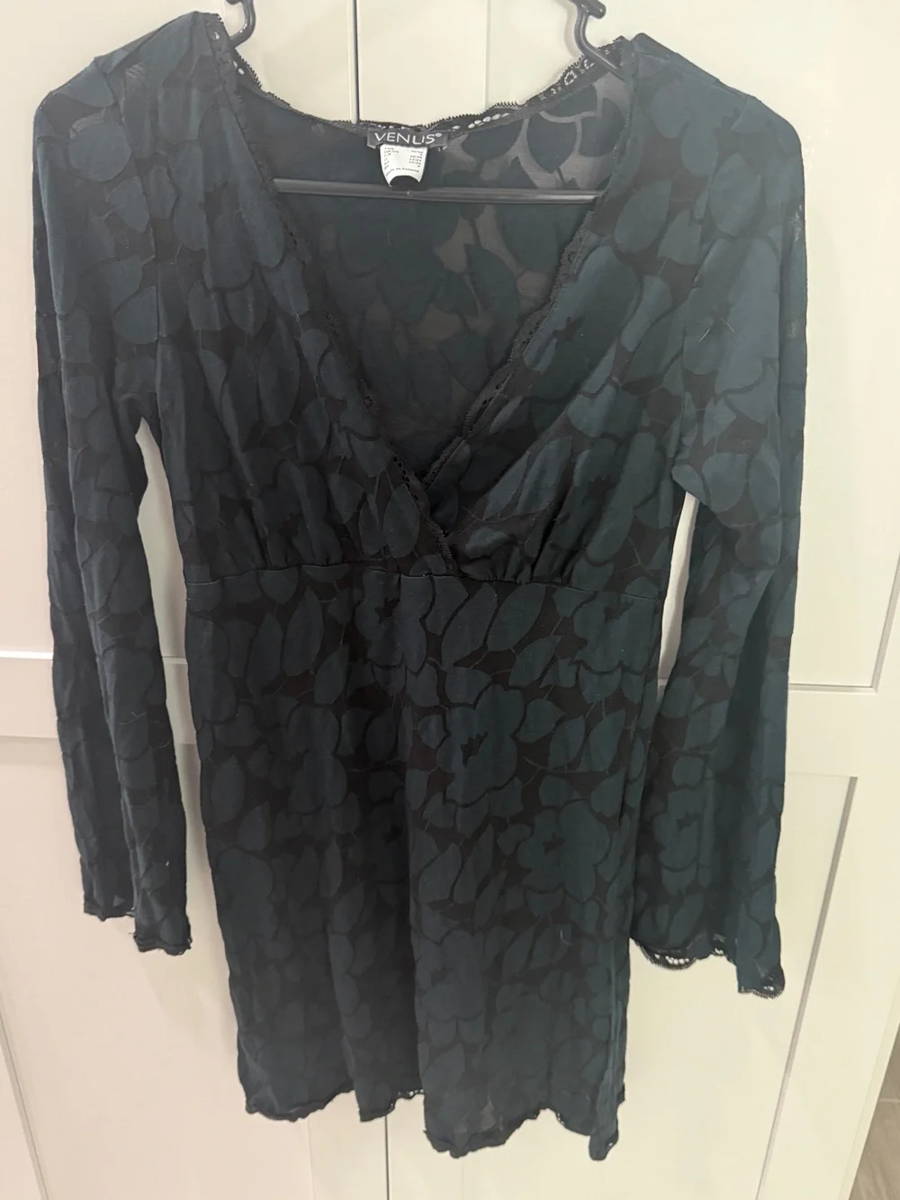 Venus Black Lace Floral swim cover-up long sleeve size small